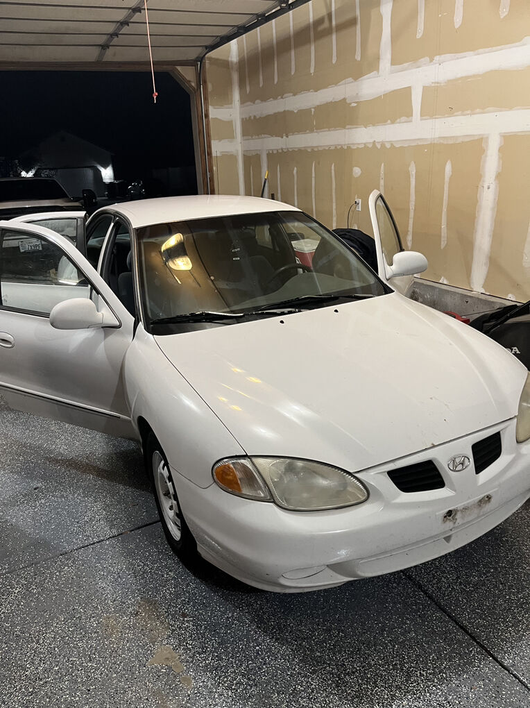 2000 HYUNDAI ELANTRA GLS