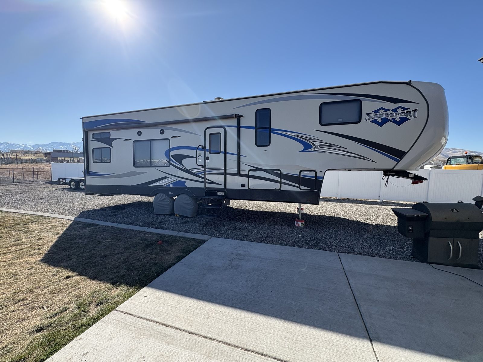 2020 sandsport toy hauler