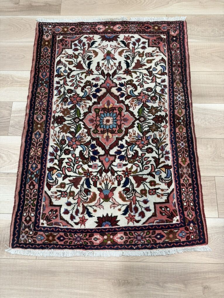 Beautiful Handmade Authentic Persian Rug 60x42