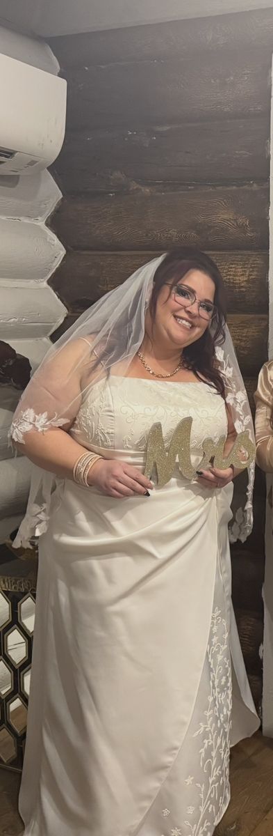 Beautiful Ivory Plus-Size Wedding Gown