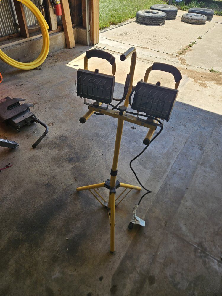 Light-Duty Dual-Head Halogen Work Light on Adjustable Tripod Stand - Bright Illumination