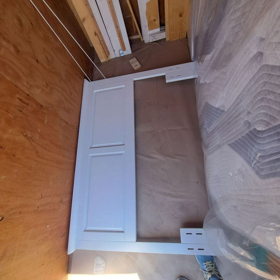 Main image 3