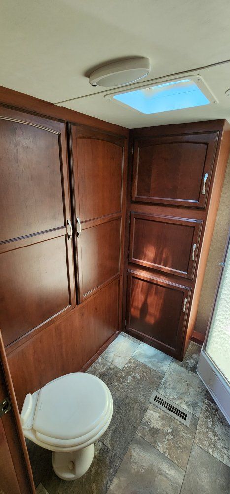 Main image 6