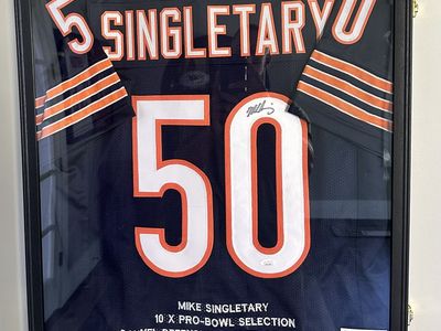 Mike Singletary Signed Chicago Bears Jersey Framed JSA