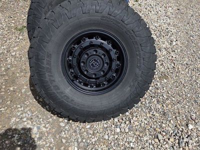 Black rhino wheels 37" Toyo
