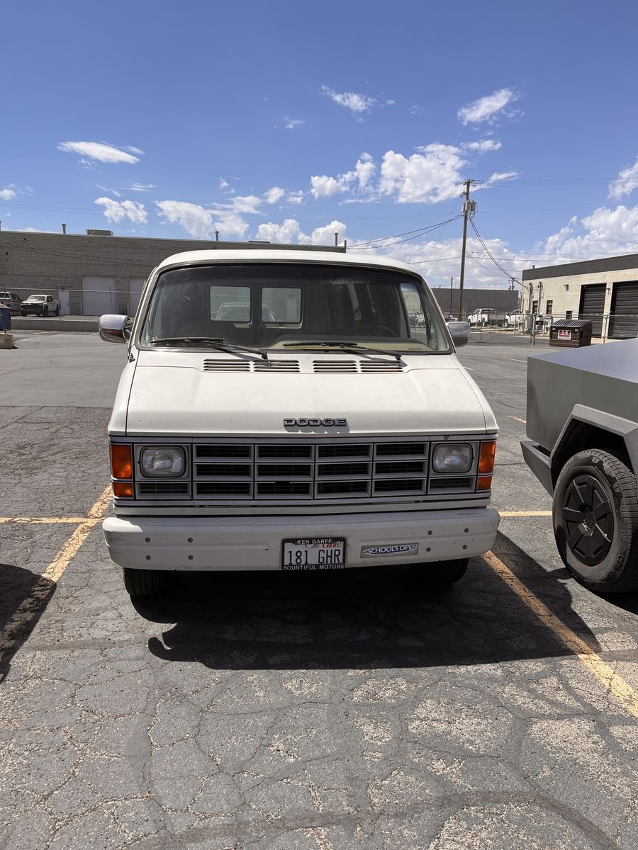 1988 Dodge Ram Van 