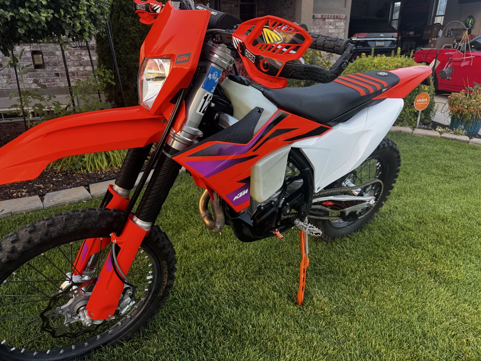 Main image 2
