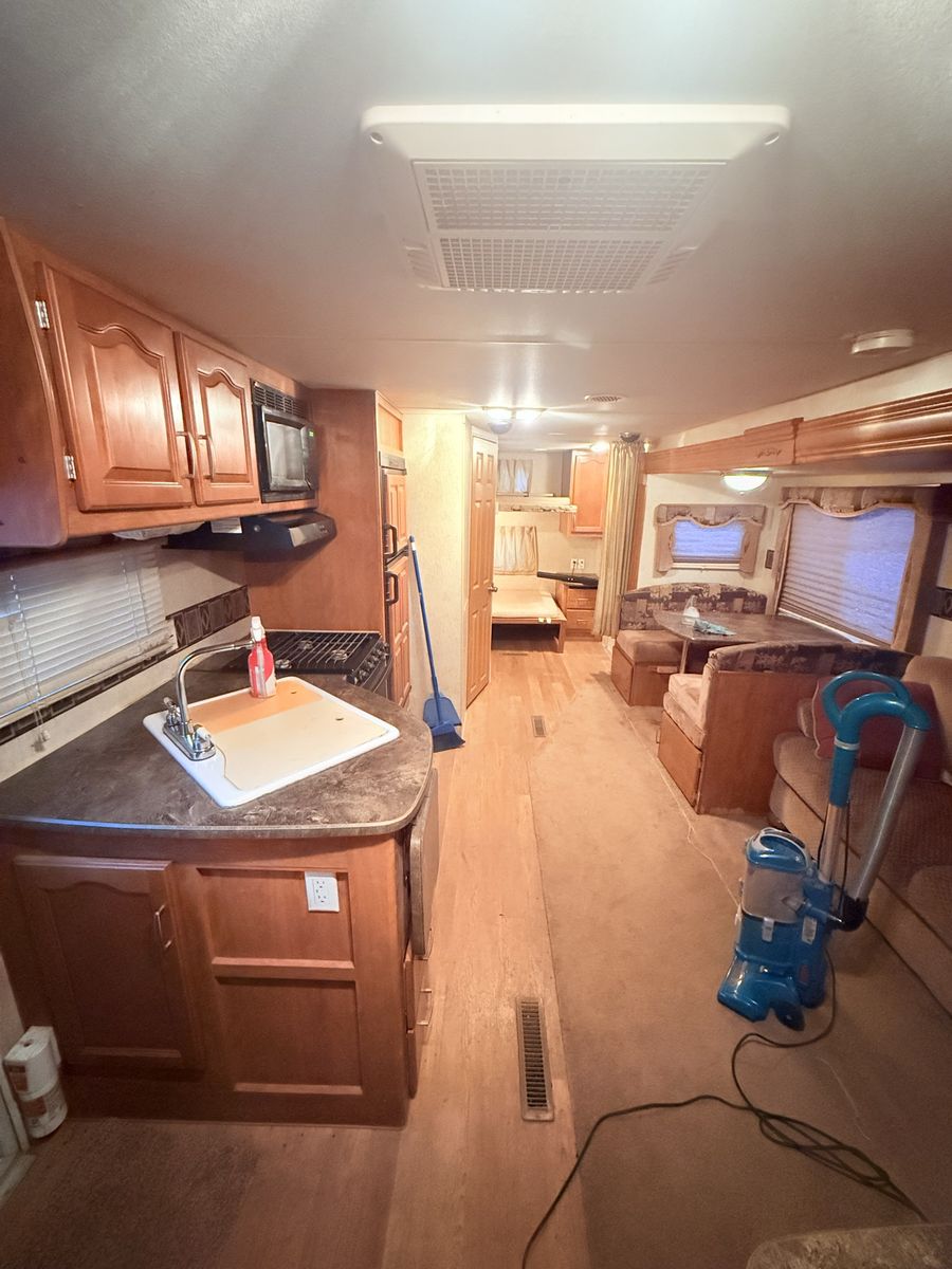 2008 Fleetwood Wilderness 27’