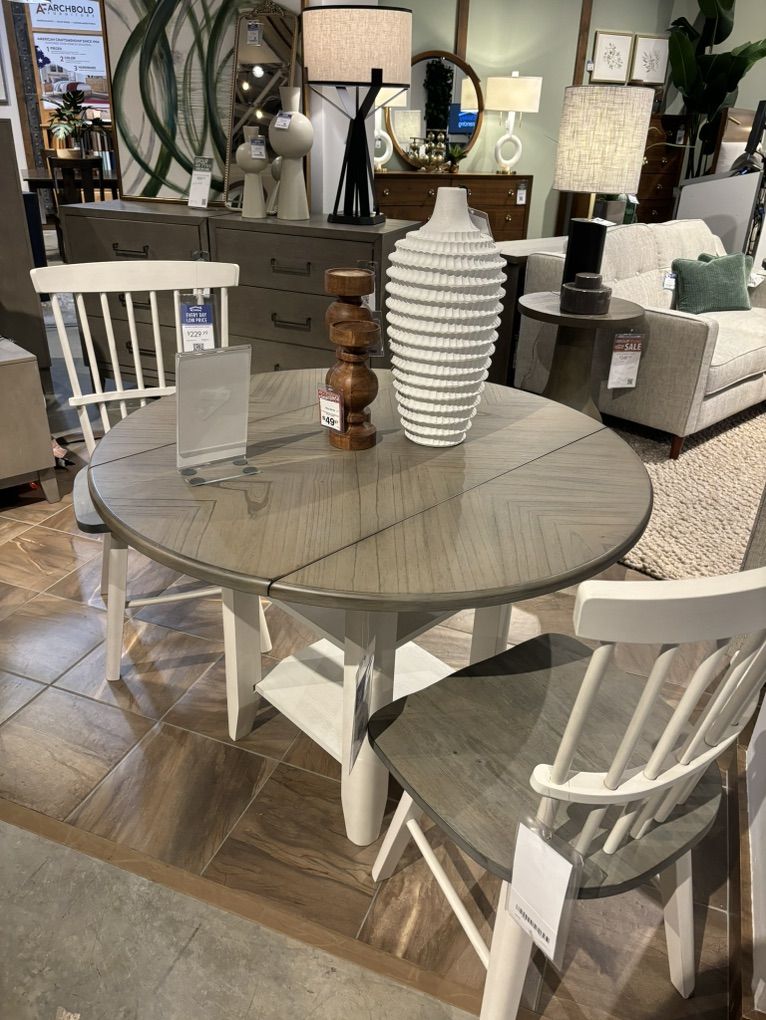 Cute Farm House Kitchen Table