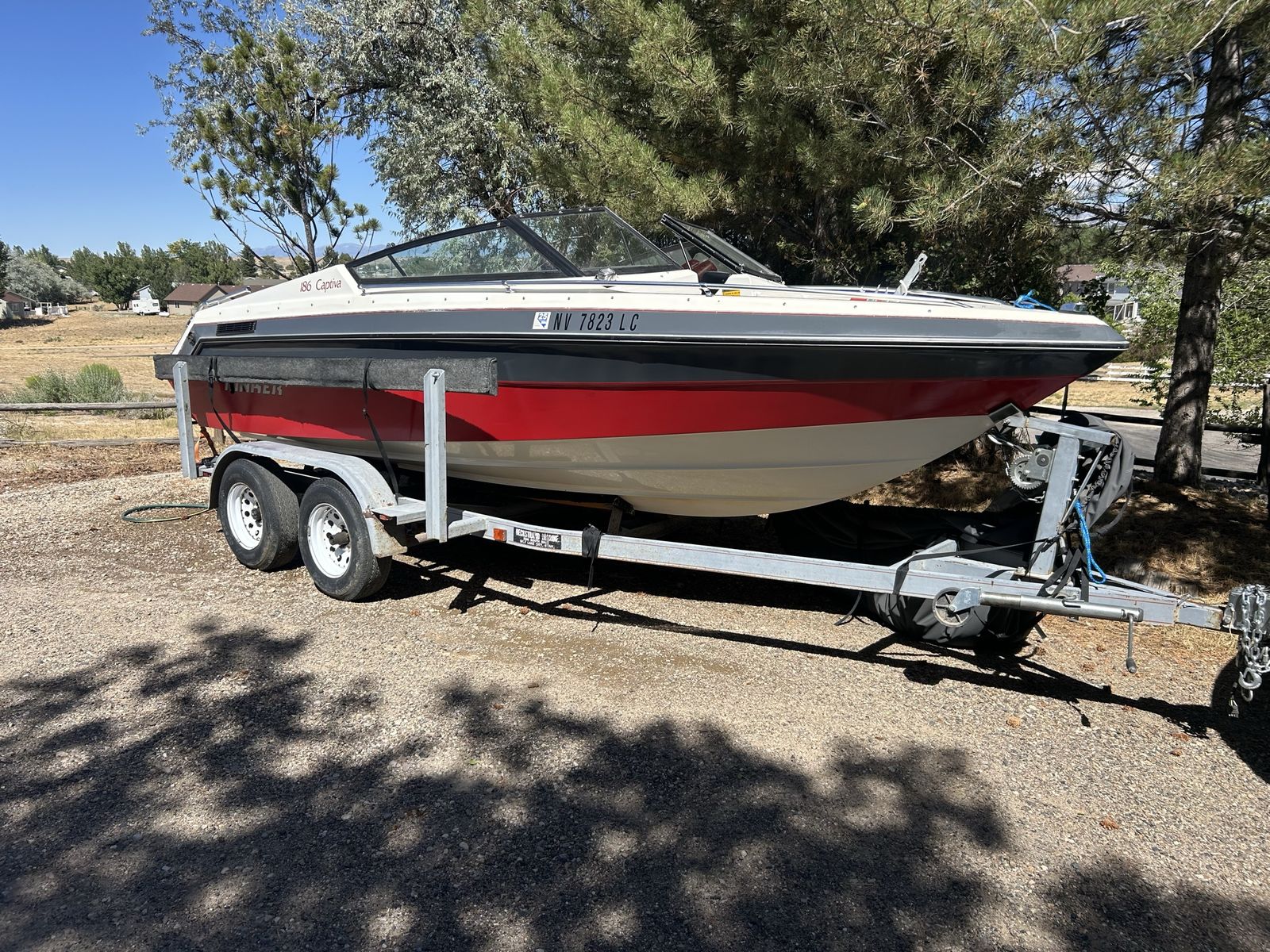 1990 Rinker speed boat
