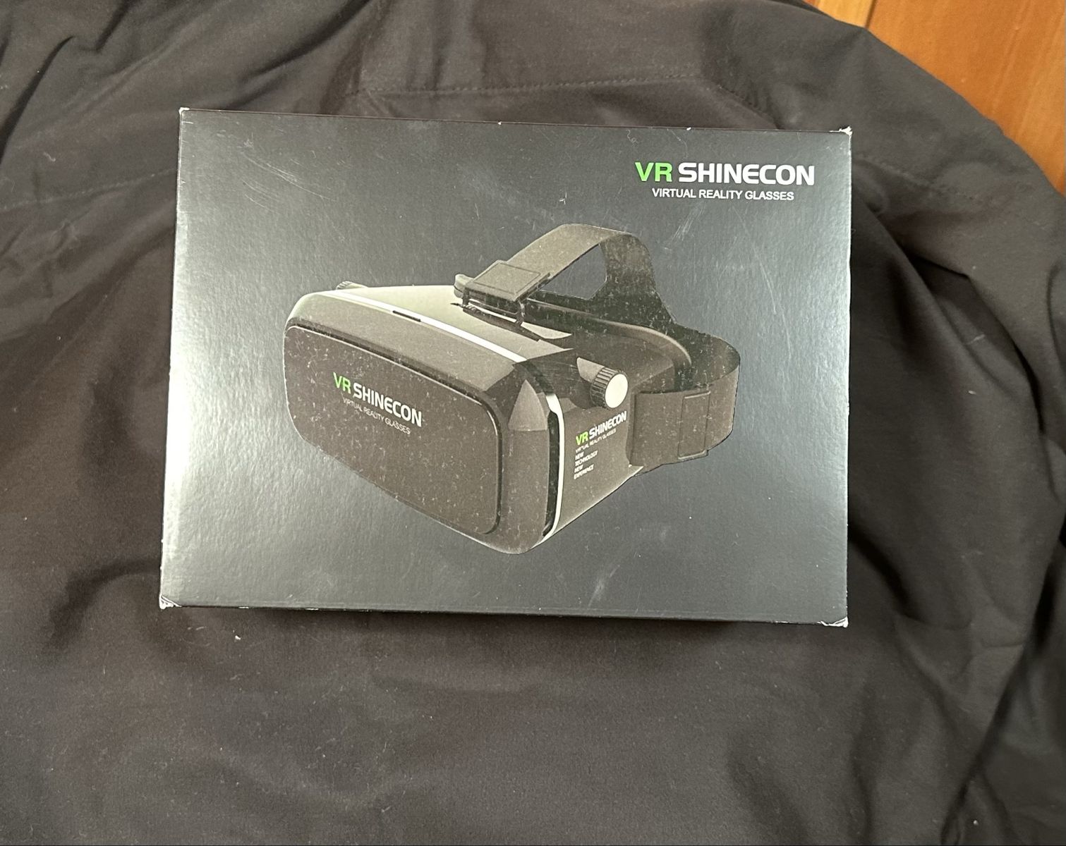 VR Shinecon Virtual Reality Glasses with Remote & Earbuds - Immersive VR Headset