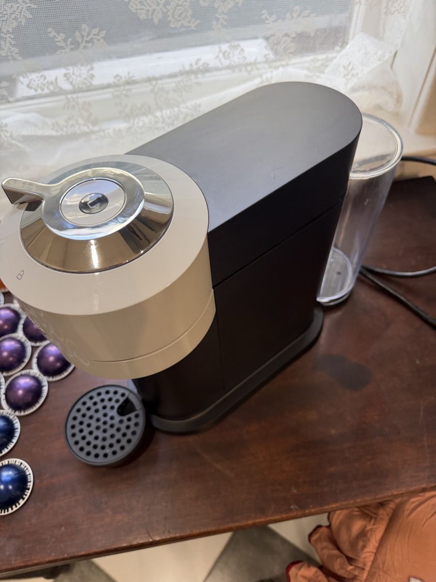 Nespresso Virtuo Next + 28 pods