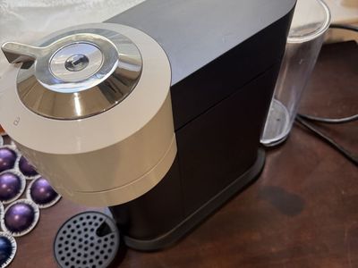 Nespresso Virtuo Next + 28 pods