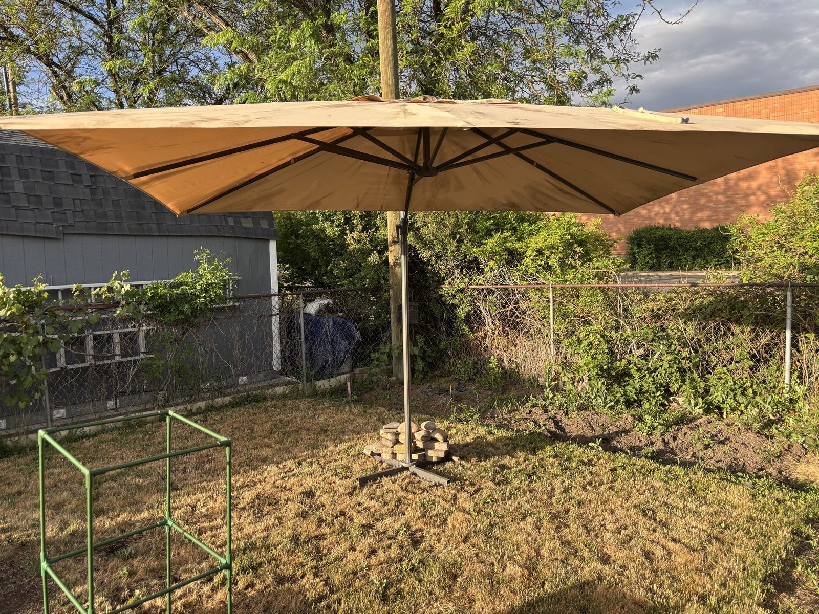 Outdoor Patio Umbrella w/Cantilever Swivel Rectangle Canvas