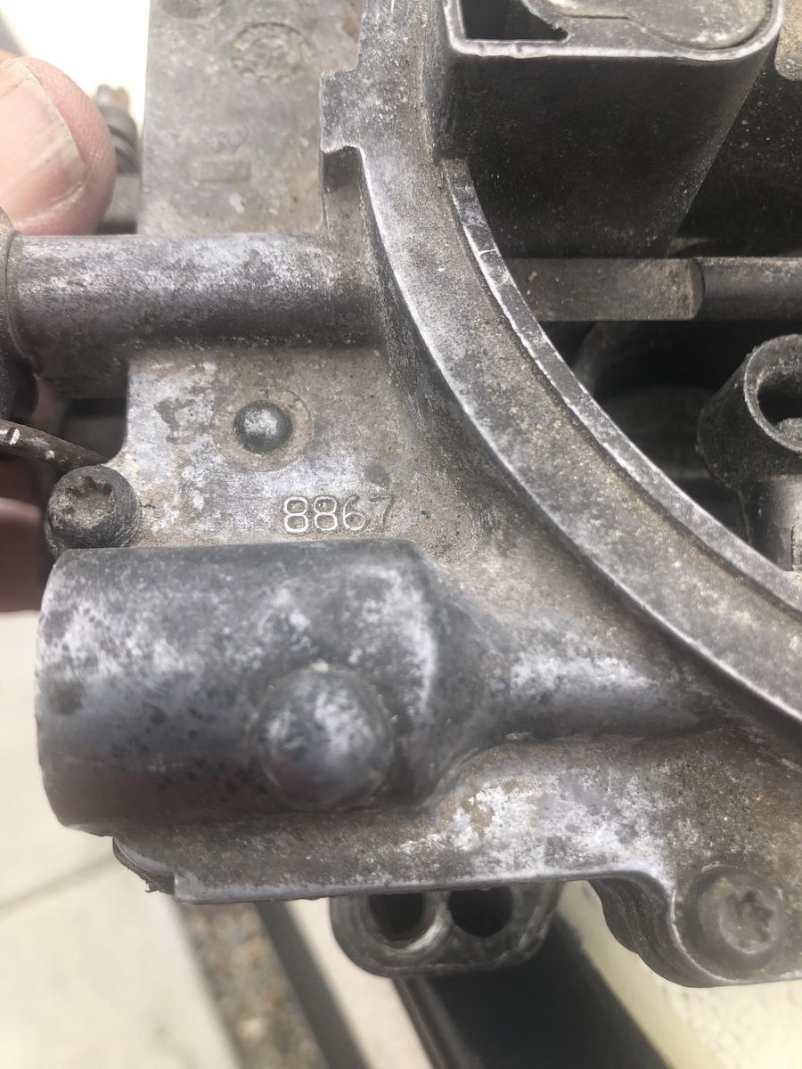 8867 Edelbrock 4 Barrel Carb