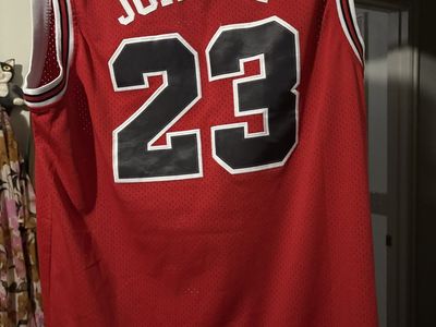 Nike Michael Jordan Chicago Bulls Jersey Red #23 - NBA Basketball Apparel - Men's XL