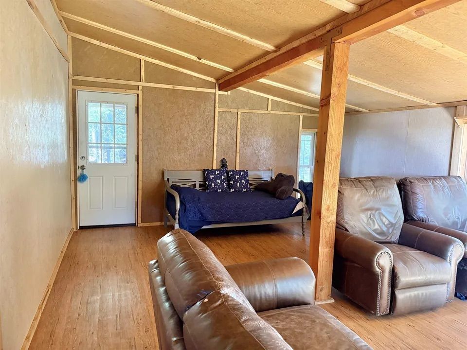 Main image 23