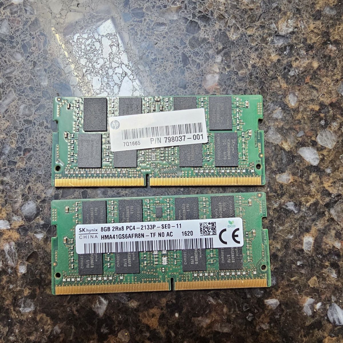 16GB 2x8 DDR4 laptop SODIMM.