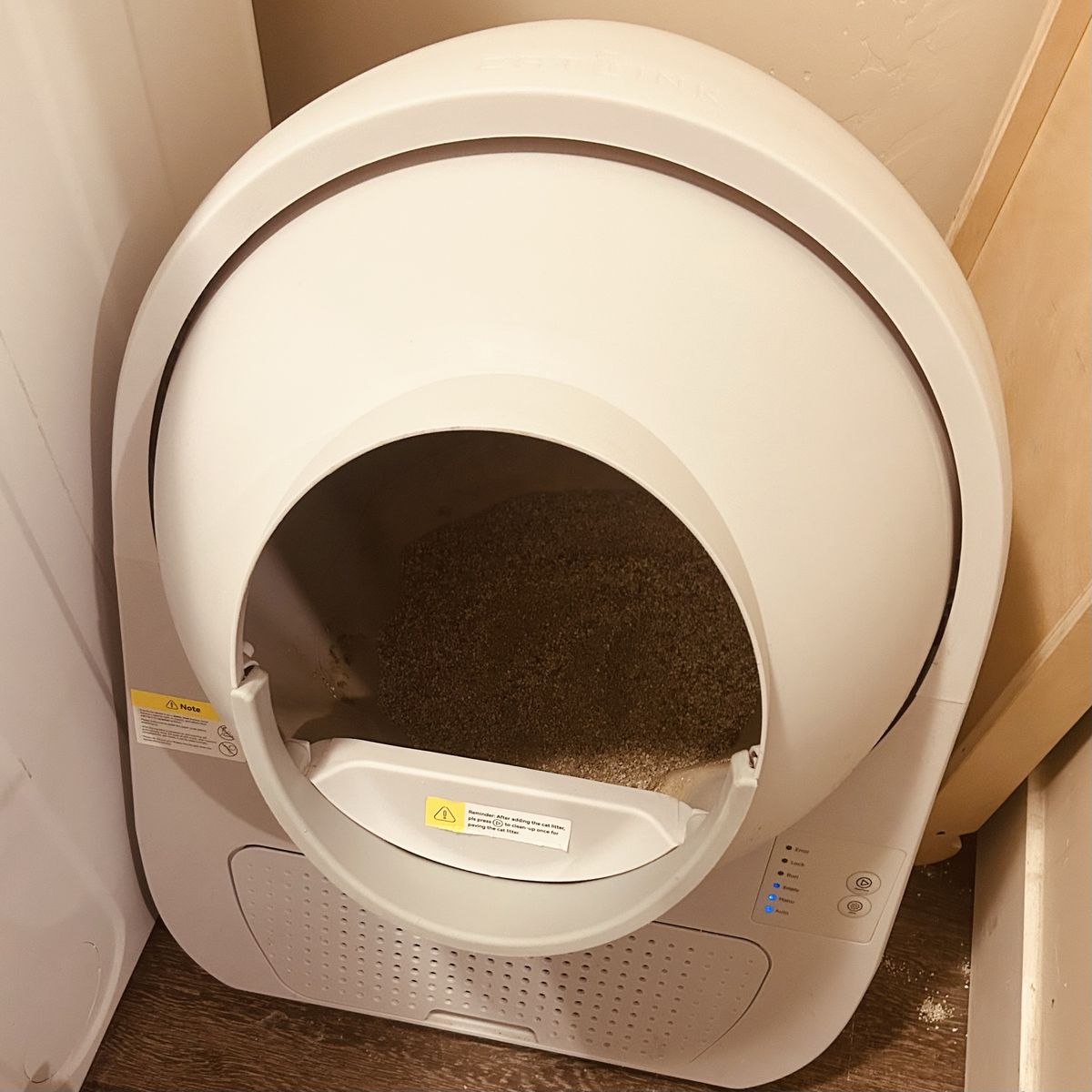 Self Cleaning Litter Box