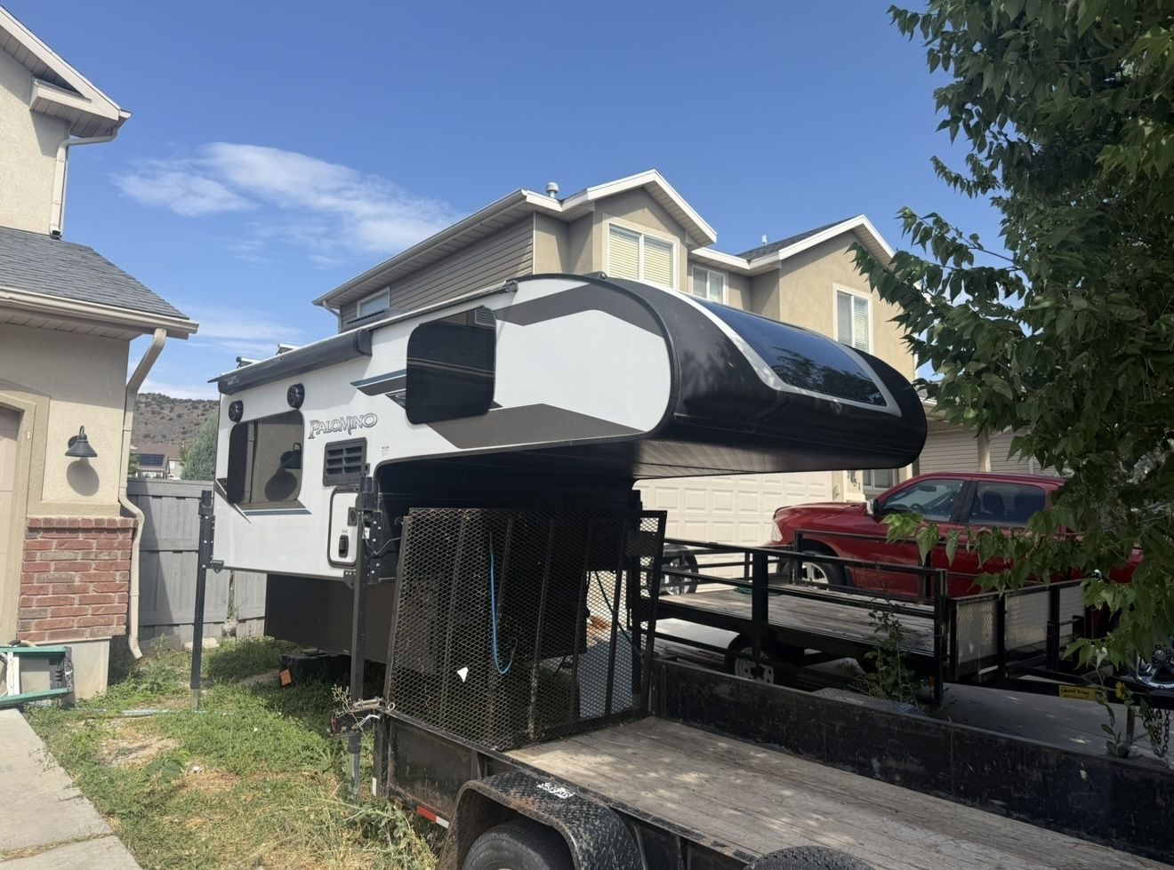 2022 Palomino Backpack HS-750 Truck Camper - Solar, AC, Electric Jacks