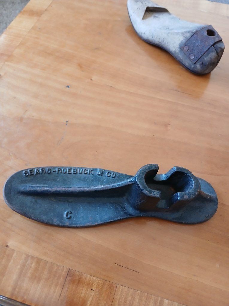 Shoe maker clogs