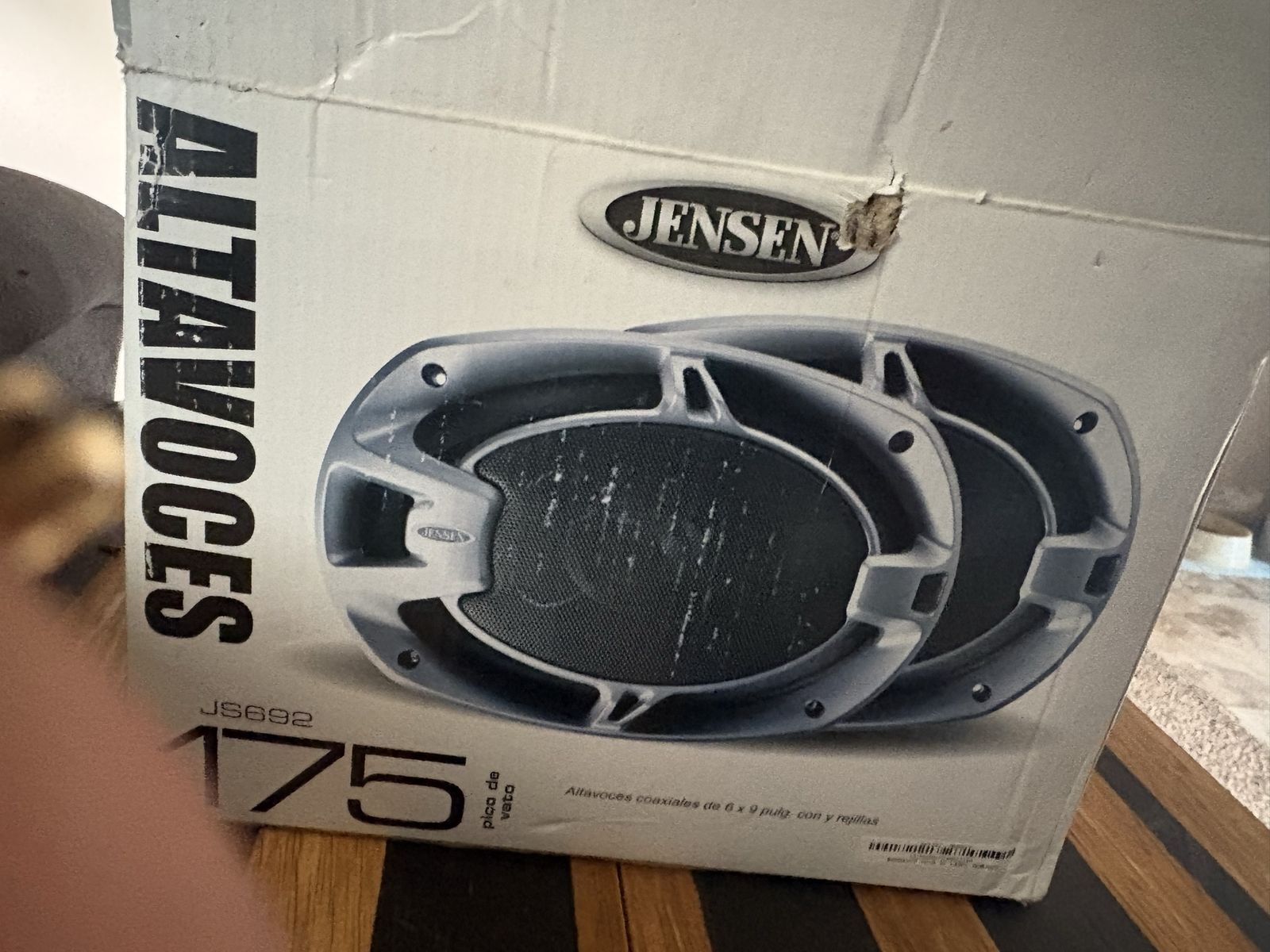 Never used Jensen JS692 6x9 175 Watt Peak Coaxial Car Audio Speakers Pair with Grilles - New in Box
