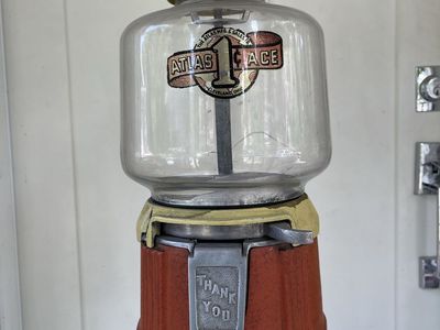 1940s Vintage Antique Atlas Penny Candy Vending Machine Dispenser