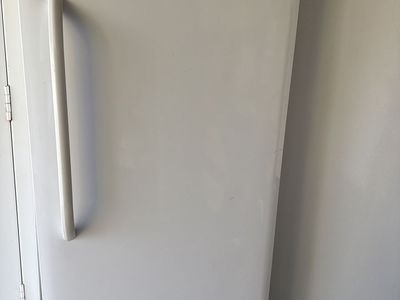 Frigidaire Upright Freezer – 14 Cu Ft – Works Great
