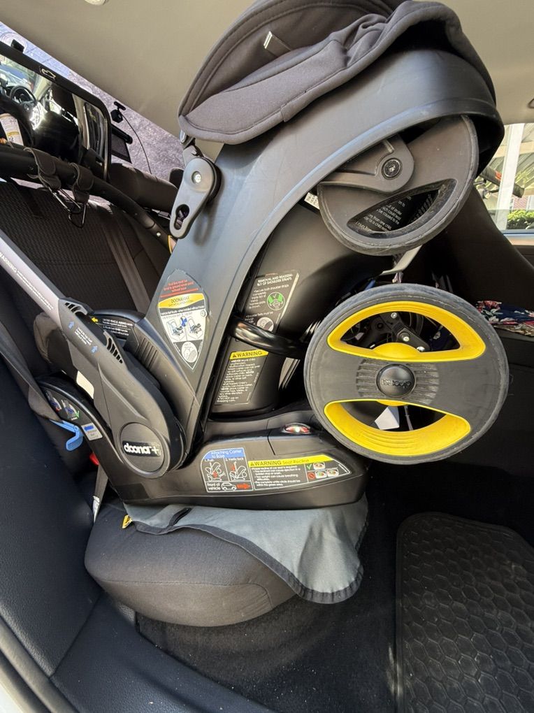 Doona Stroller And Car Seat