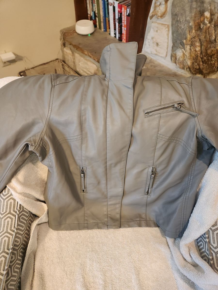 NWOT Apt 9 leather jacket
