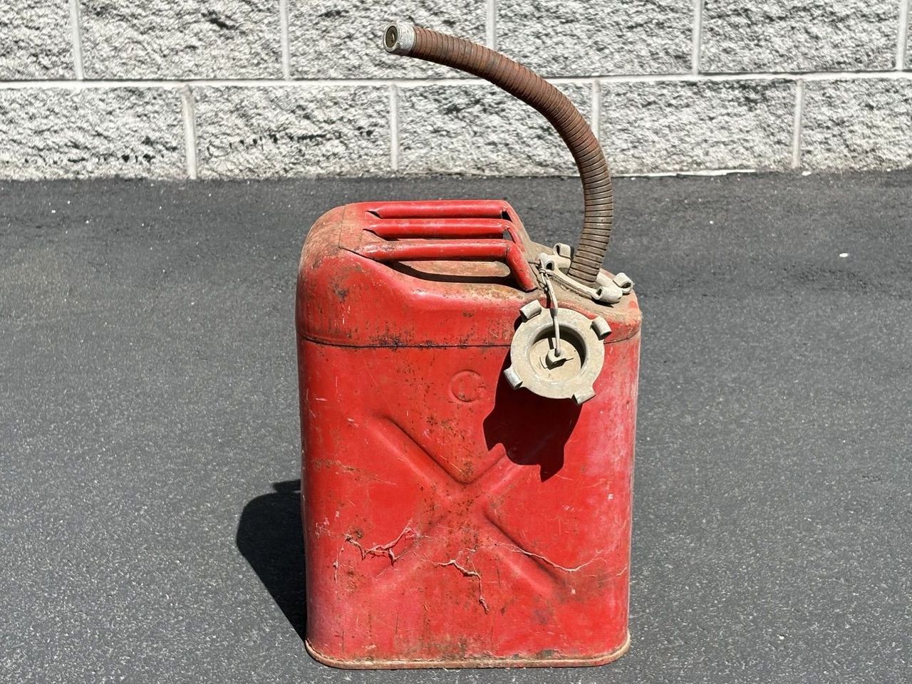 Main image 1