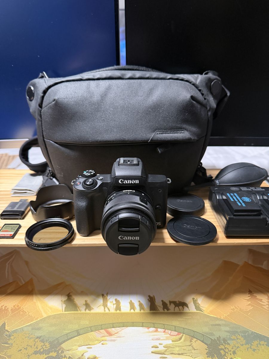 Canon EOS M50 Mirrorless Camera Bundle