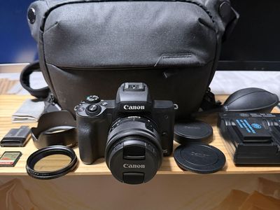 Canon EOS M50 Mirrorless Camera Bundle