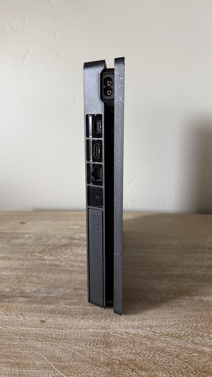 Main image 3