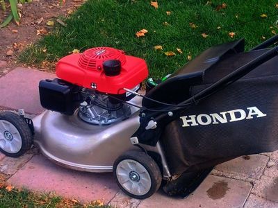 HONDA LAWNMOWER