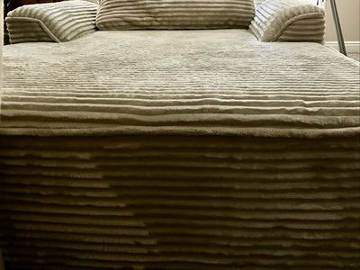 Modular boneless couch