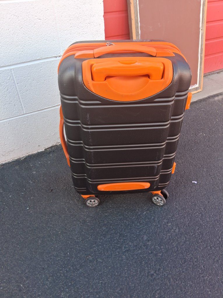 Rockland Hard Plasic Carry on Luggage Suitcase Nice