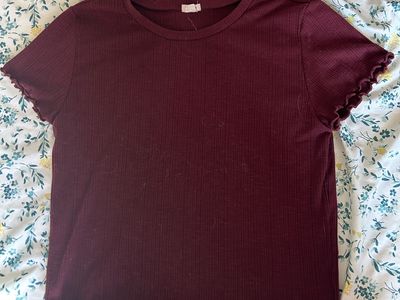 Maroon ribbed top