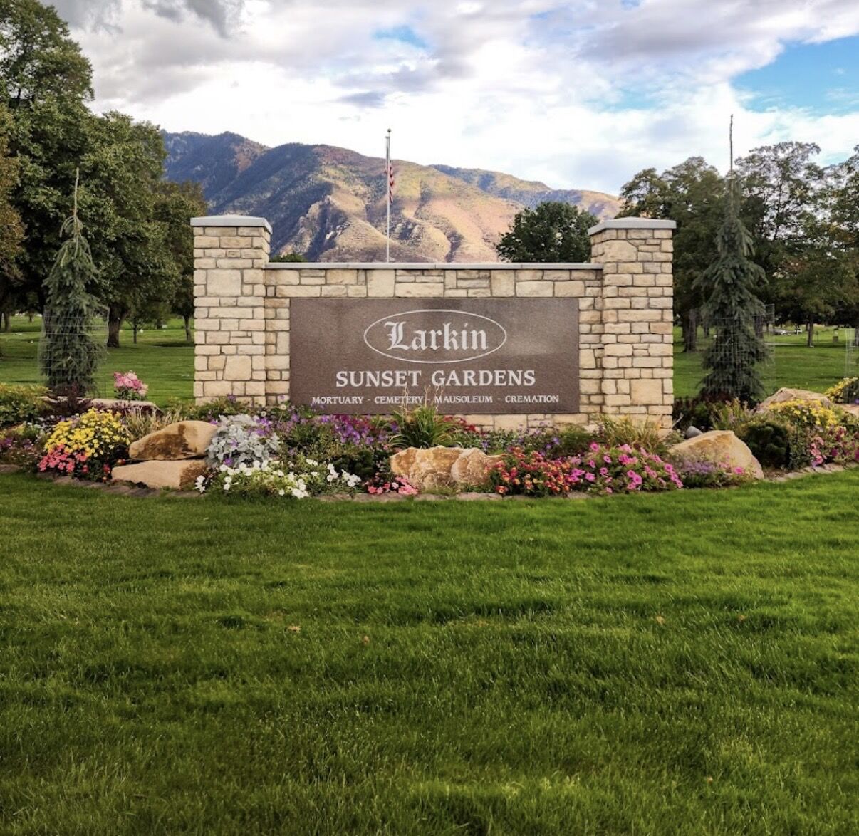 LARKIN SUNSET GARDENS Cemetery Burial Plots Garden of Devotion