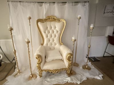 Luxurious Gold & Ivory Tufted Throne Chair - Elegant Event Seating
