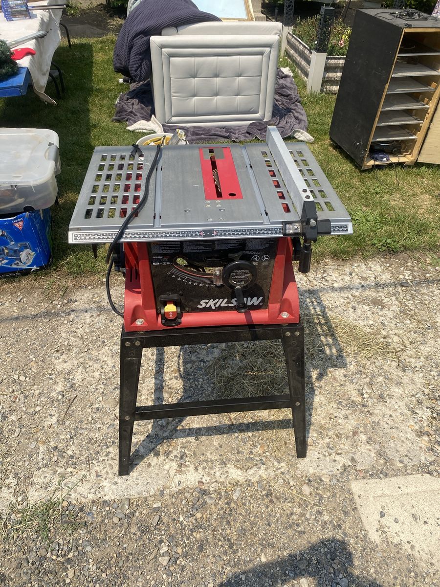 SKILSAW 10-Inch Portable Worm Drive Table Saw with Stand - SPT70WT-22