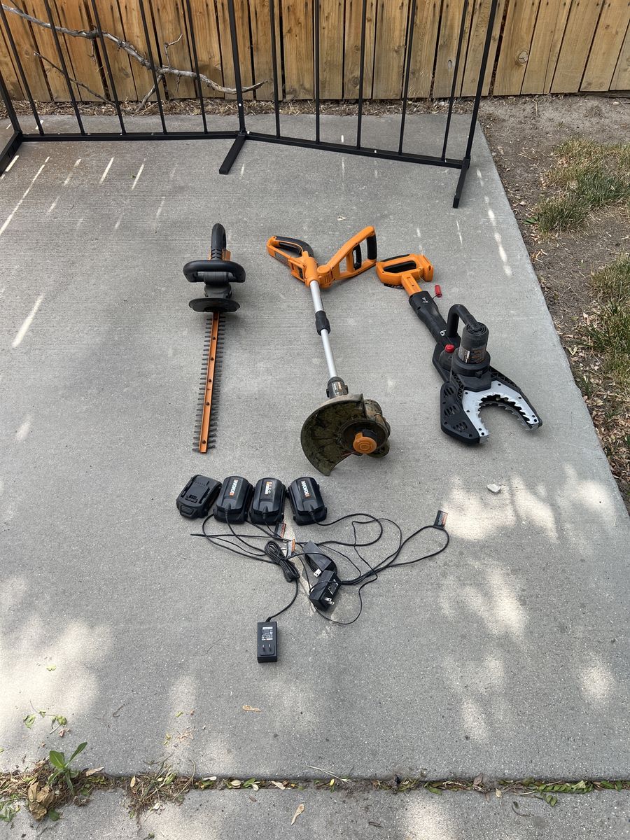 WORX WG170 Cordless Grass Trimmer, WG255.1 Hedge Trimmer, JawSaw with 4 Batteries & Charger