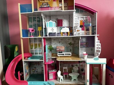 Barbie Dream House, Camper & Barbie Tote