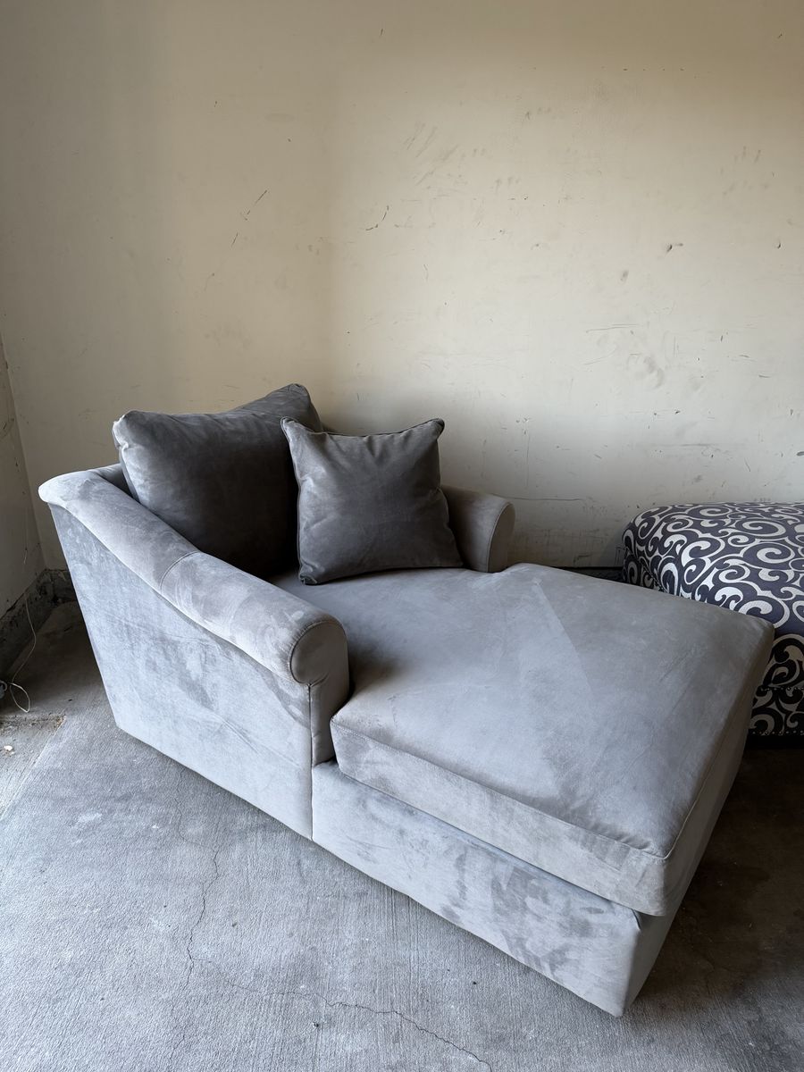 Grey Suede love seat in great condition