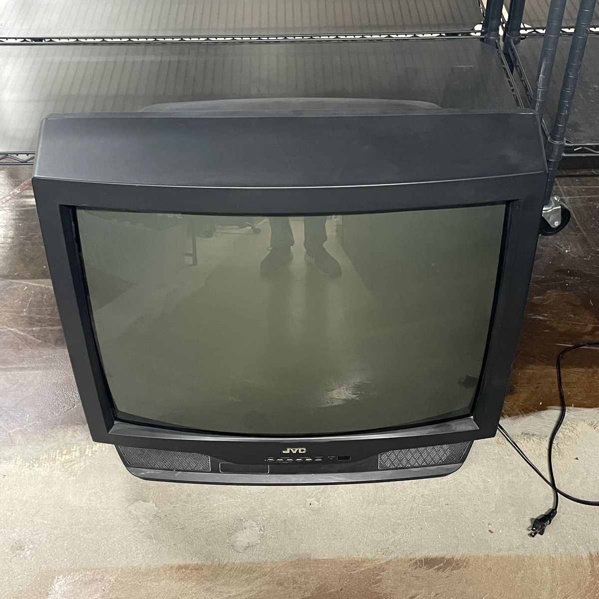 JVC AV-27850 27" CRT TV - No Remote (READ)