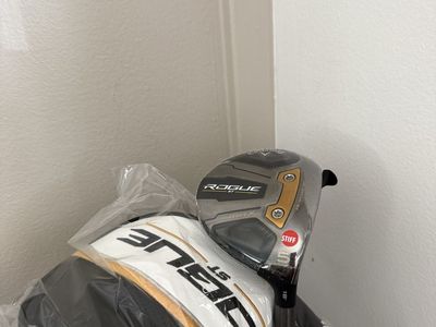 New Callaway Rogue Max 5 Wood with head covered