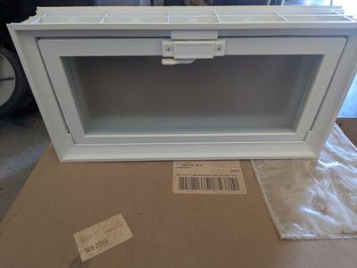 Brand New Hooper Vent w/screen