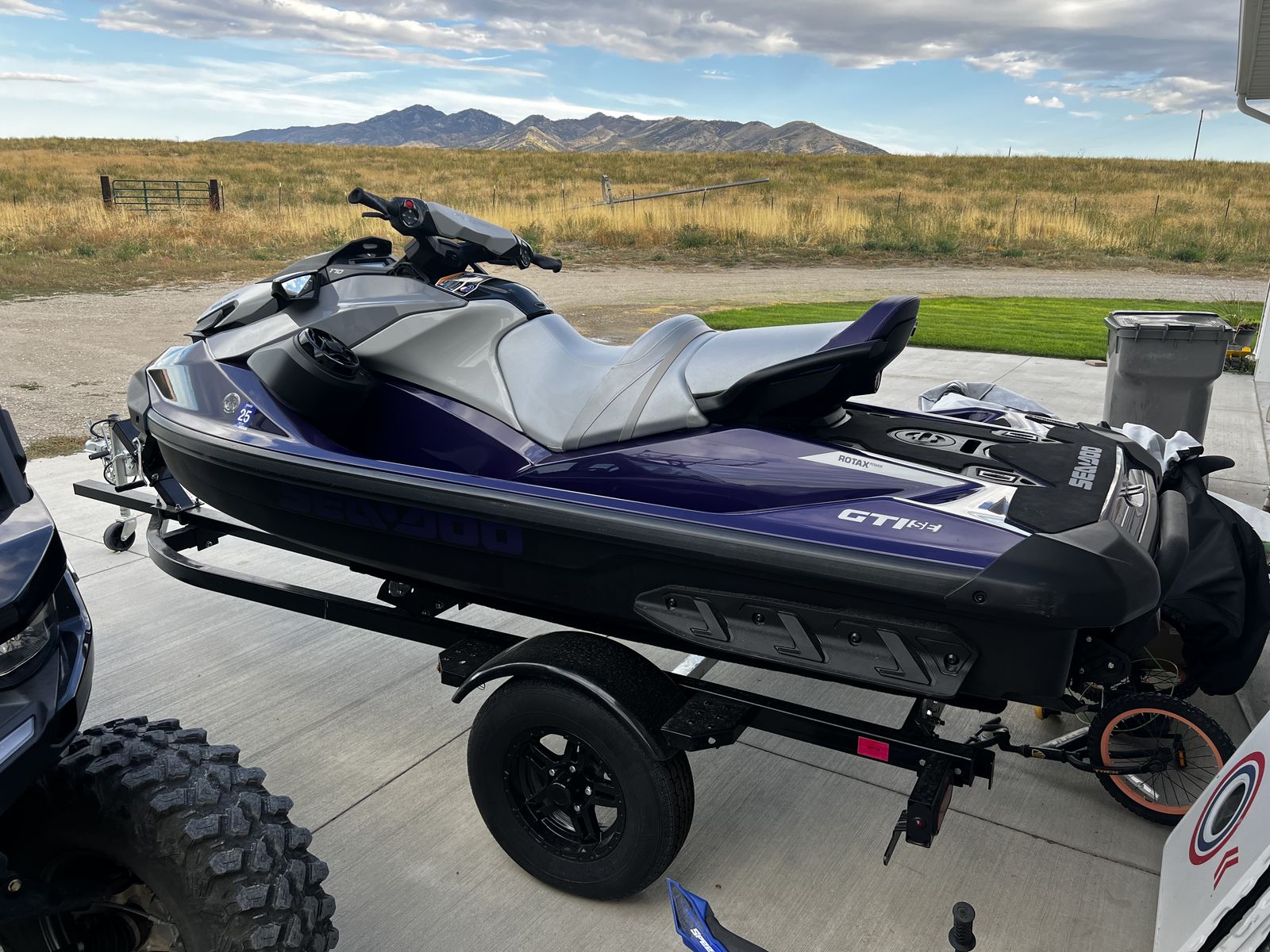 Sea-Doo GTI SE 170 & Trailer