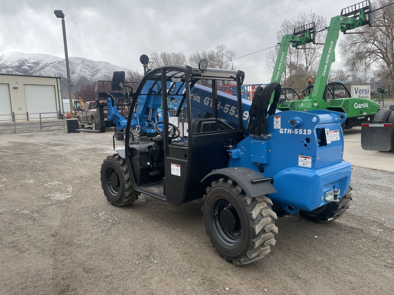 2025 New! *In Stock* Genie GTH-5519 Forklift Telehandler (Id.9646)