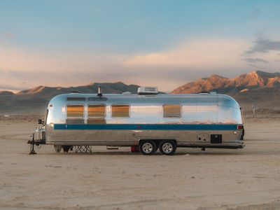 Restored 1977 Airstream Excella 500 – 31 Ft.